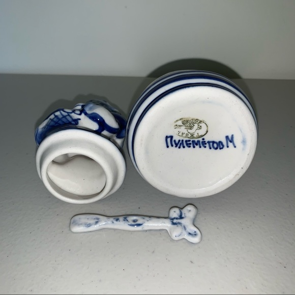 GZHEL Russian Porcelain Figurine Salt Mustard Dish - Picture 10 of 12